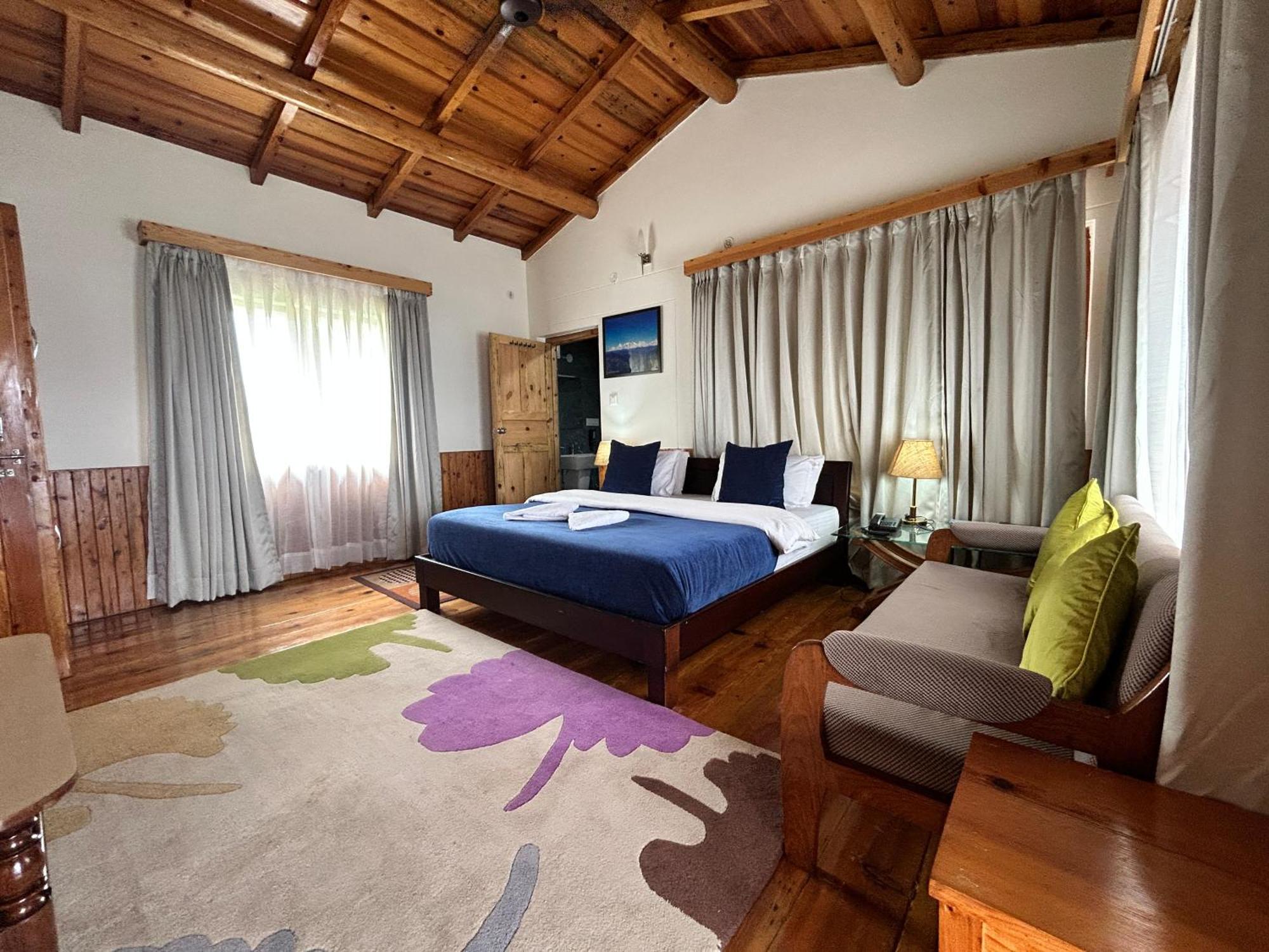 Kasar Himalaya Holiday Resort, Binsar Rd 阿尔莫拉 外观 照片