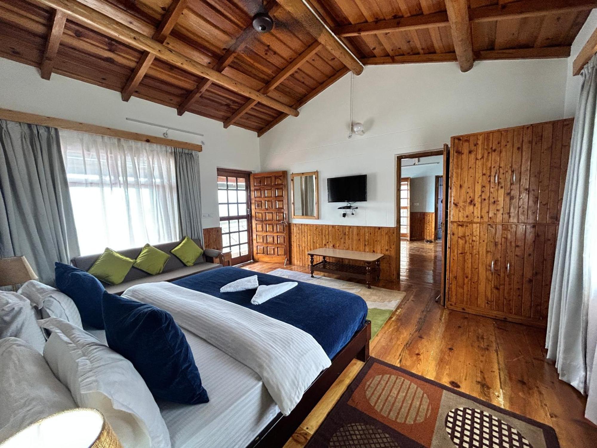 Kasar Himalaya Holiday Resort, Binsar Rd 阿尔莫拉 外观 照片