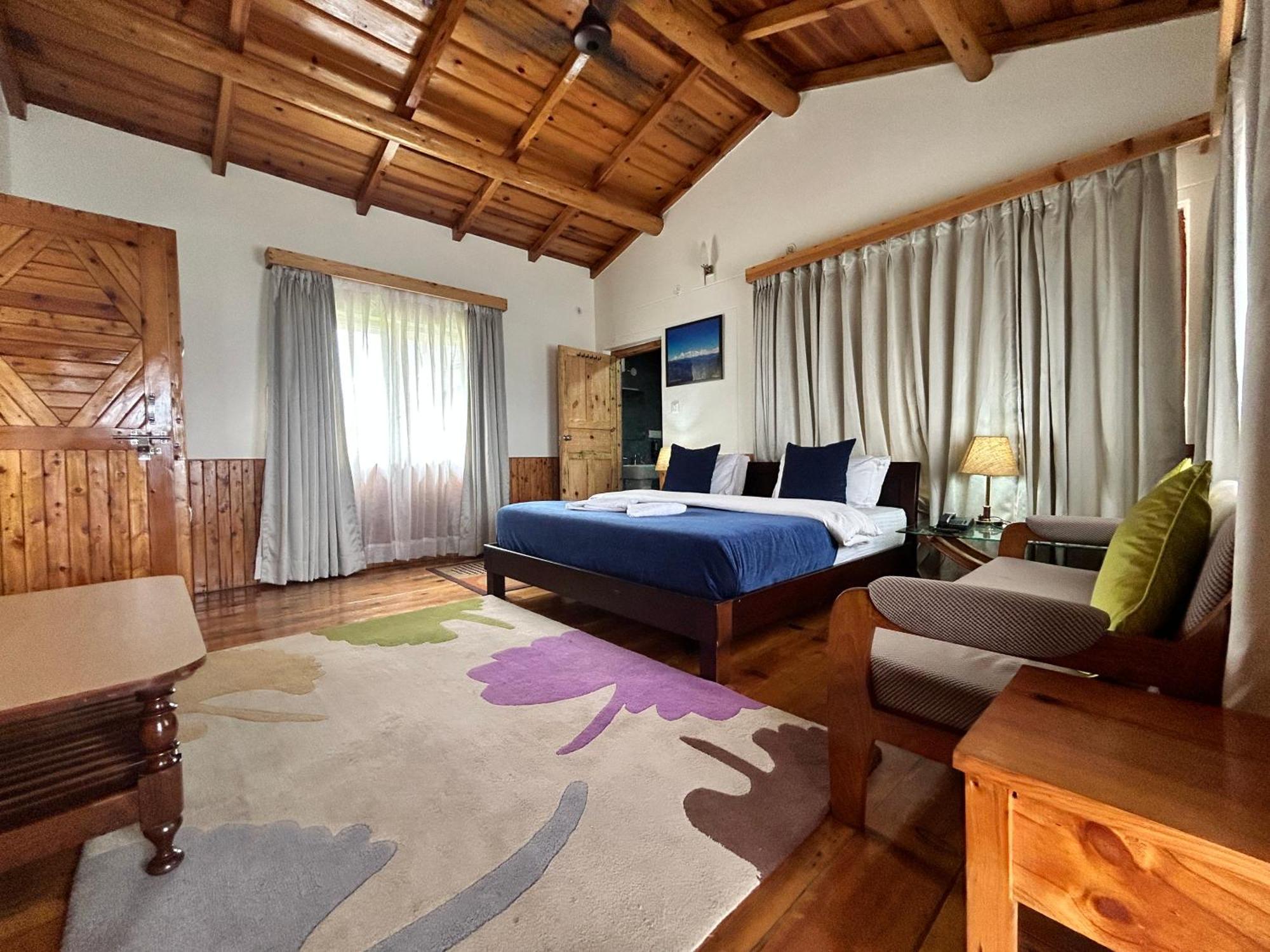 Kasar Himalaya Holiday Resort, Binsar Rd 阿尔莫拉 外观 照片