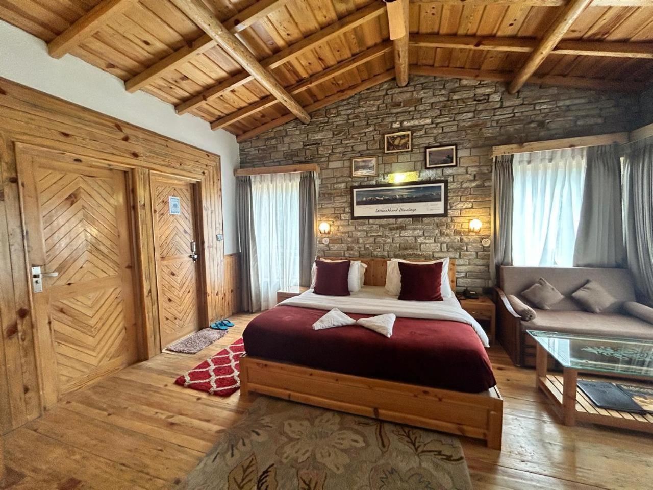 Kasar Himalaya Holiday Resort, Binsar Rd 阿尔莫拉 外观 照片