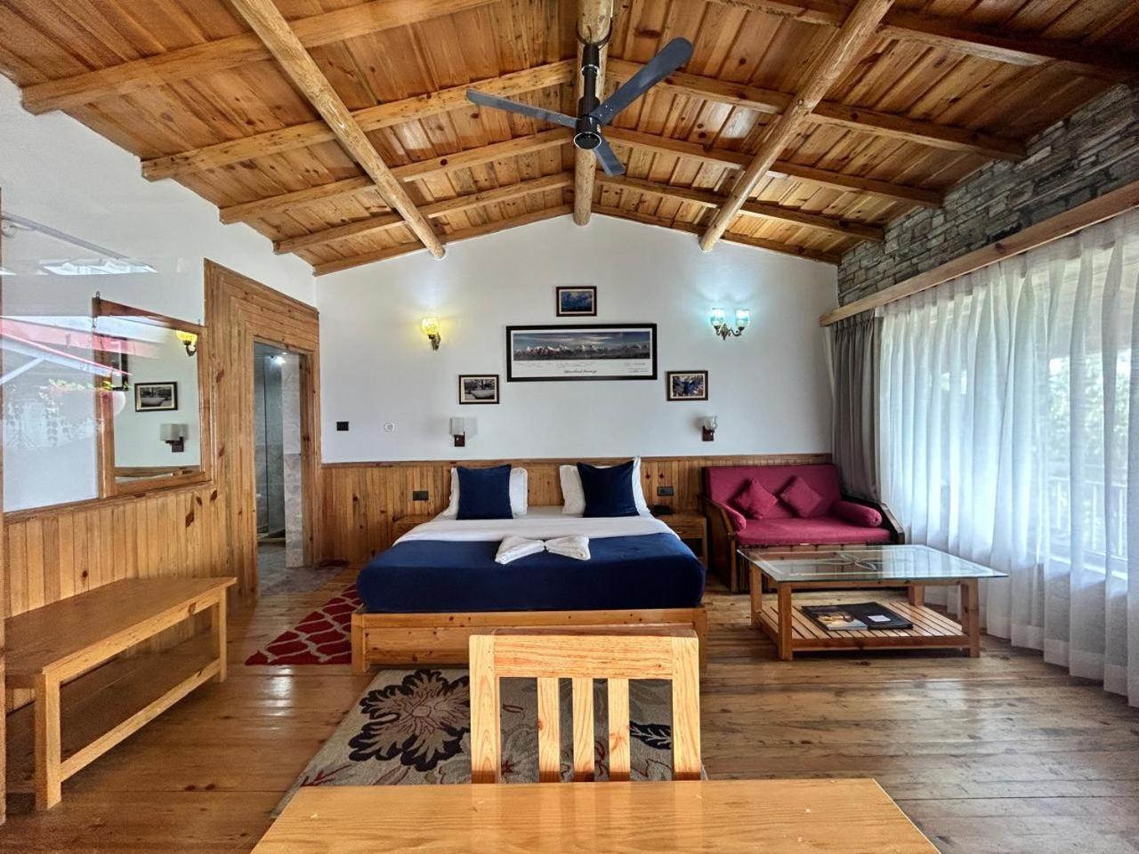 Kasar Himalaya Holiday Resort, Binsar Rd 阿尔莫拉 外观 照片