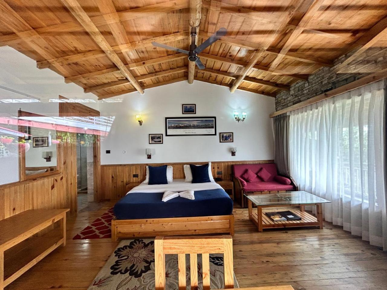 Kasar Himalaya Holiday Resort, Binsar Rd 阿尔莫拉 外观 照片