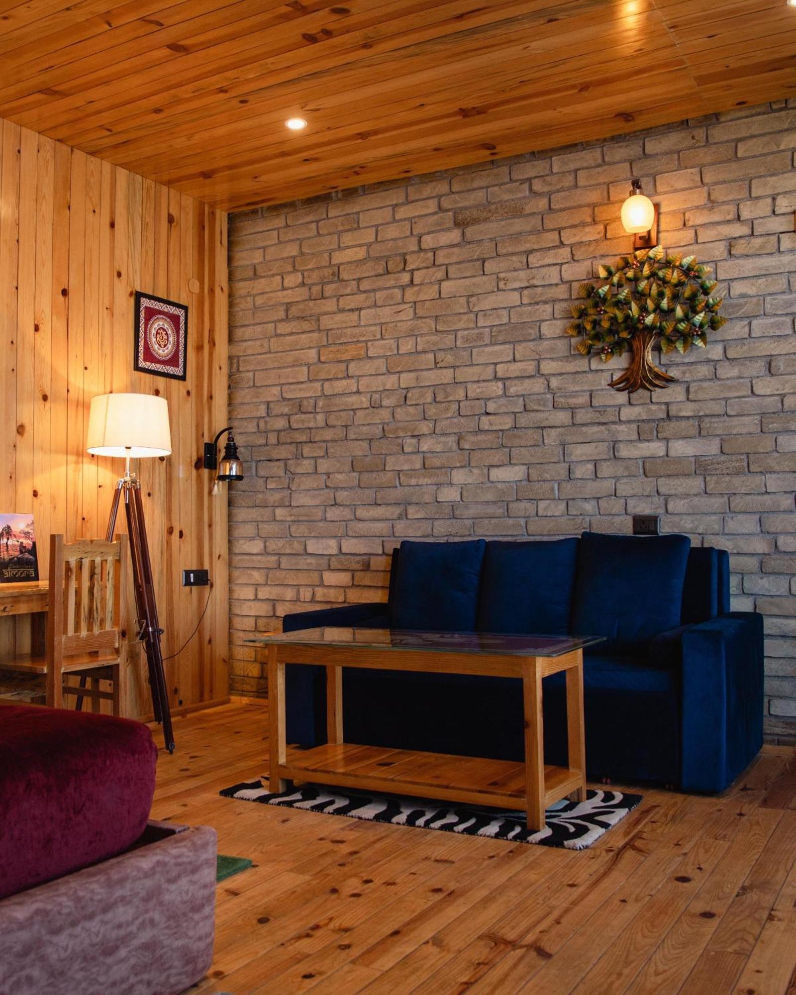 Kasar Himalaya Holiday Resort, Binsar Rd 阿尔莫拉 外观 照片