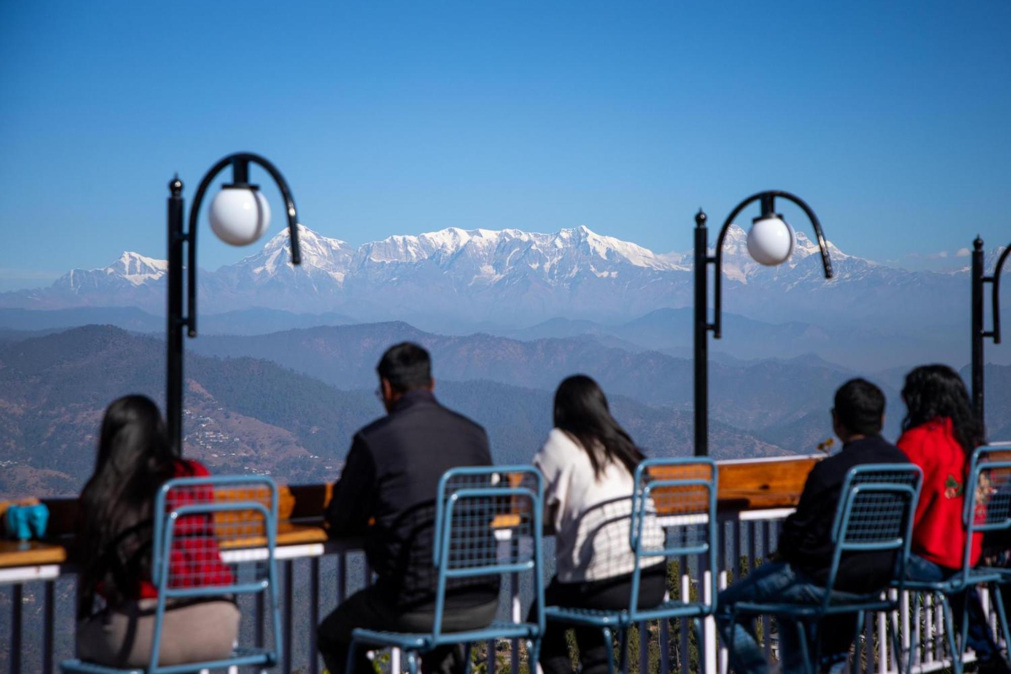 Kasar Himalaya Holiday Resort, Binsar Rd 阿尔莫拉 外观 照片