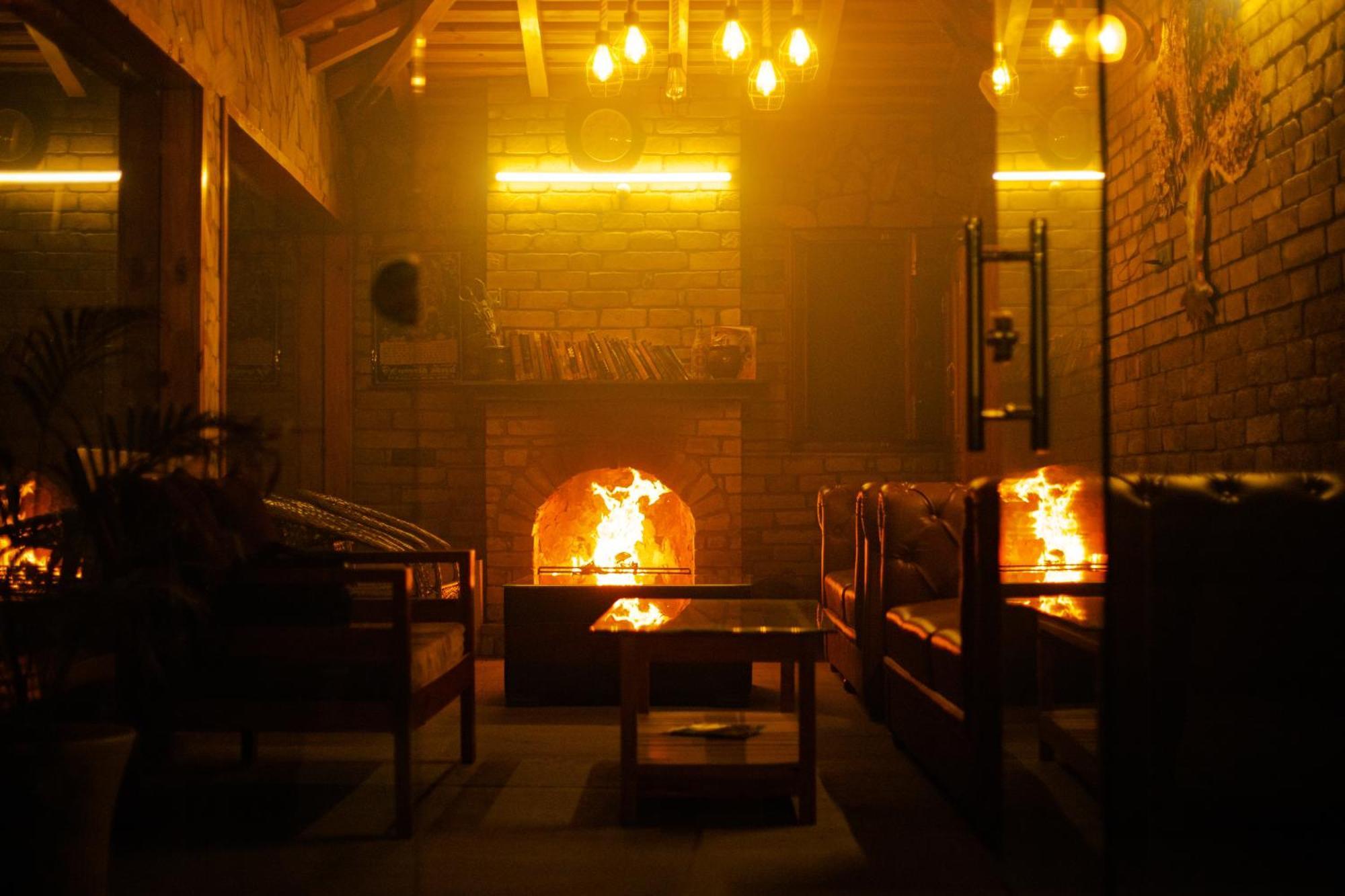 Kasar Himalaya Holiday Resort, Binsar Rd 阿尔莫拉 外观 照片