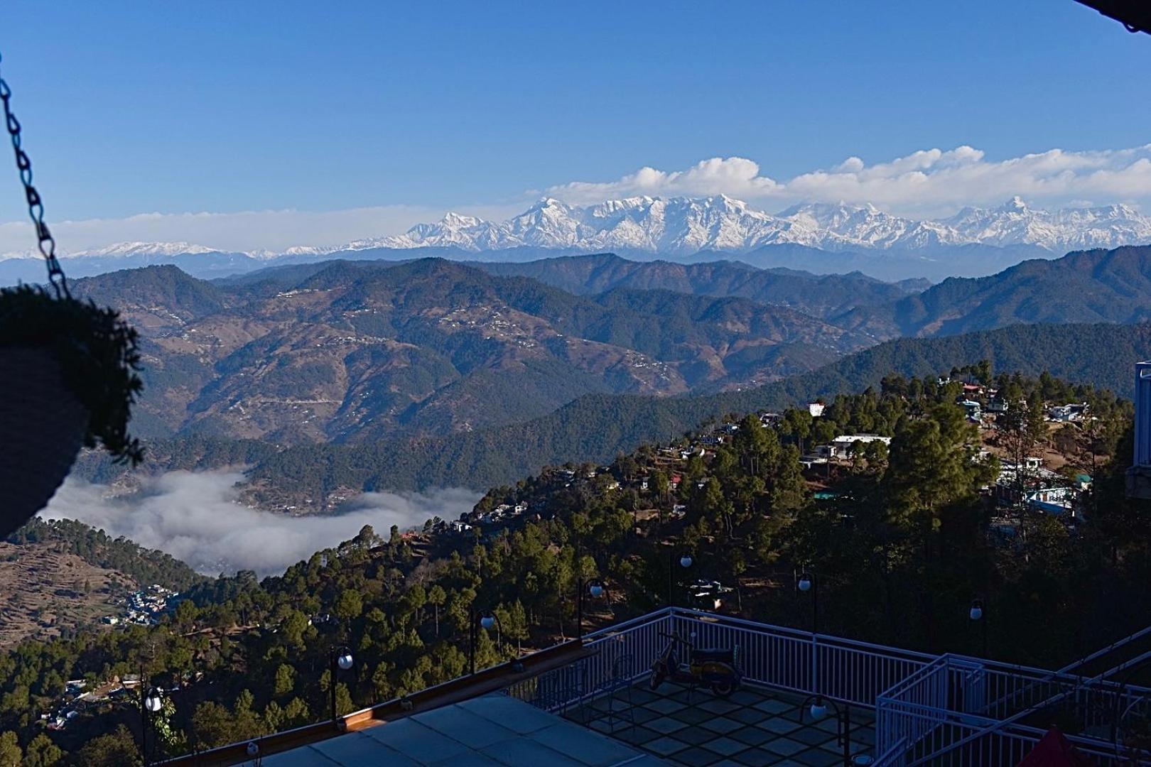 Kasar Himalaya Holiday Resort, Binsar Rd 阿尔莫拉 外观 照片
