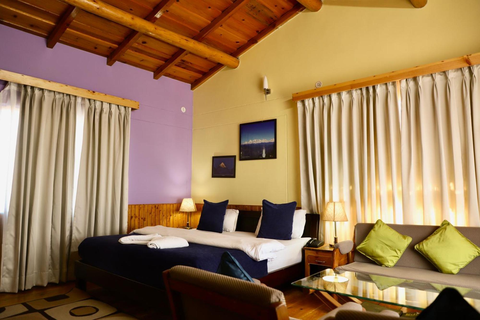 Kasar Himalaya Holiday Resort, Binsar Rd 阿尔莫拉 外观 照片
