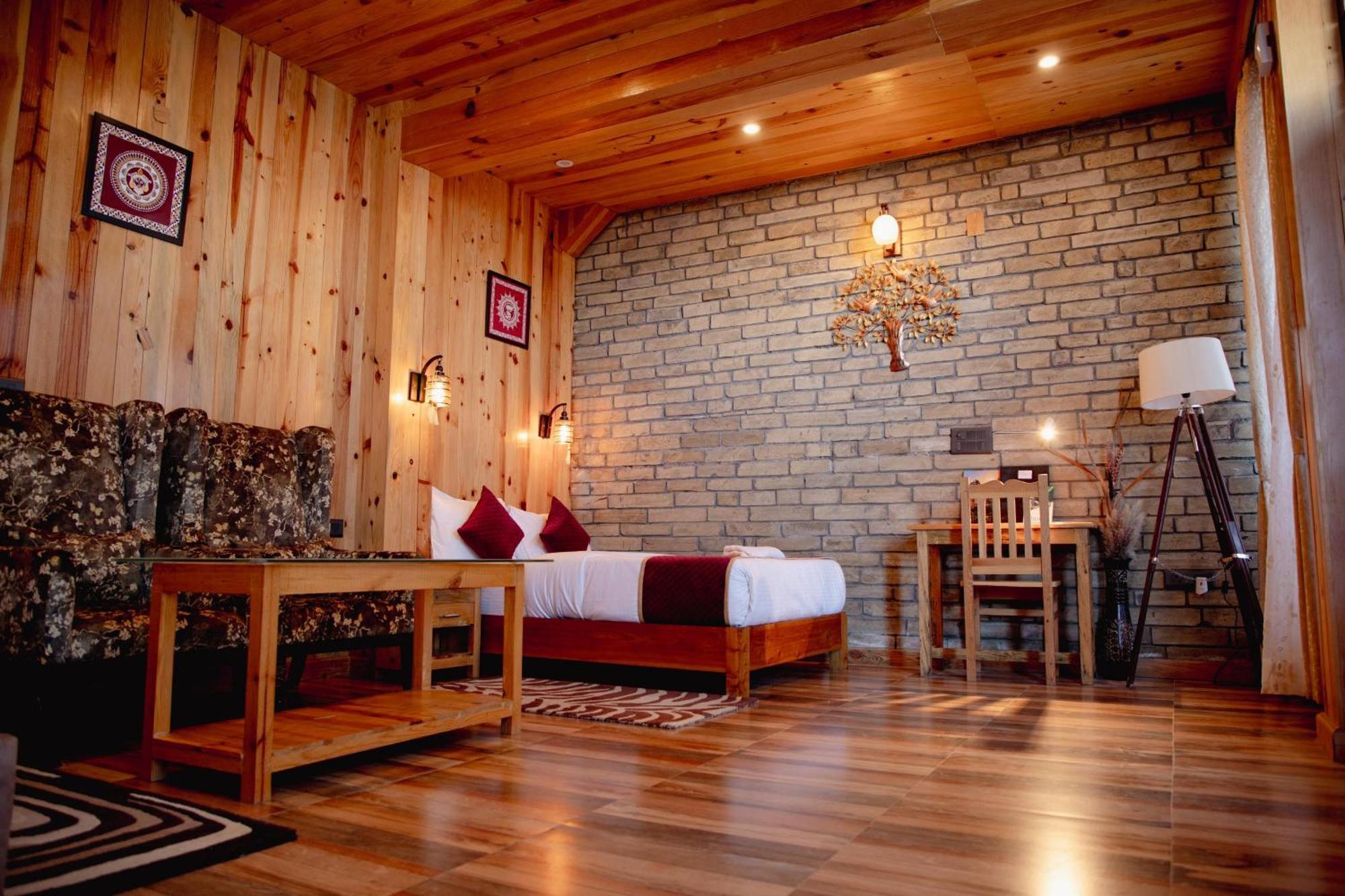 Kasar Himalaya Holiday Resort, Binsar Rd 阿尔莫拉 外观 照片