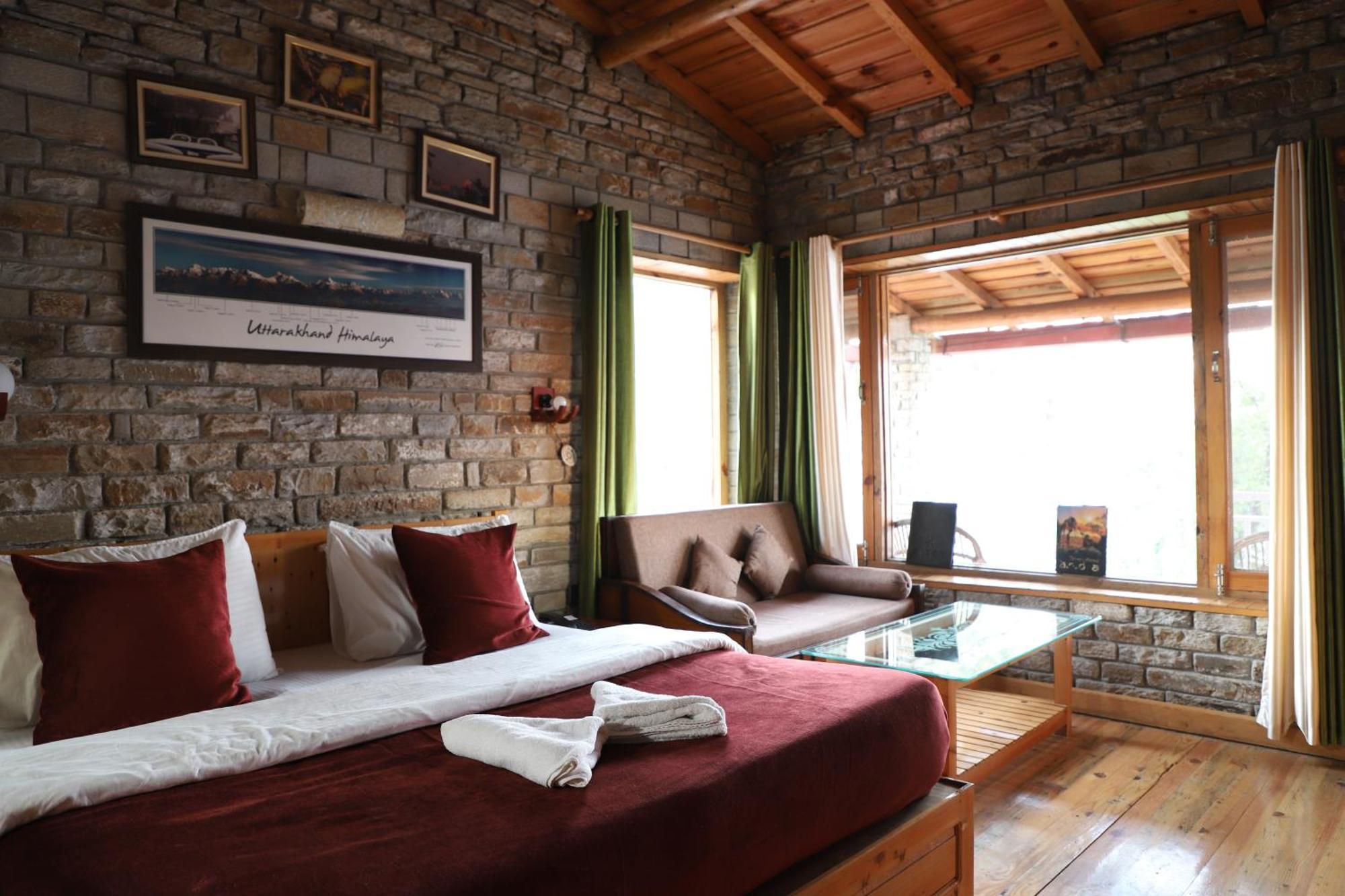Kasar Himalaya Holiday Resort, Binsar Rd 阿尔莫拉 外观 照片